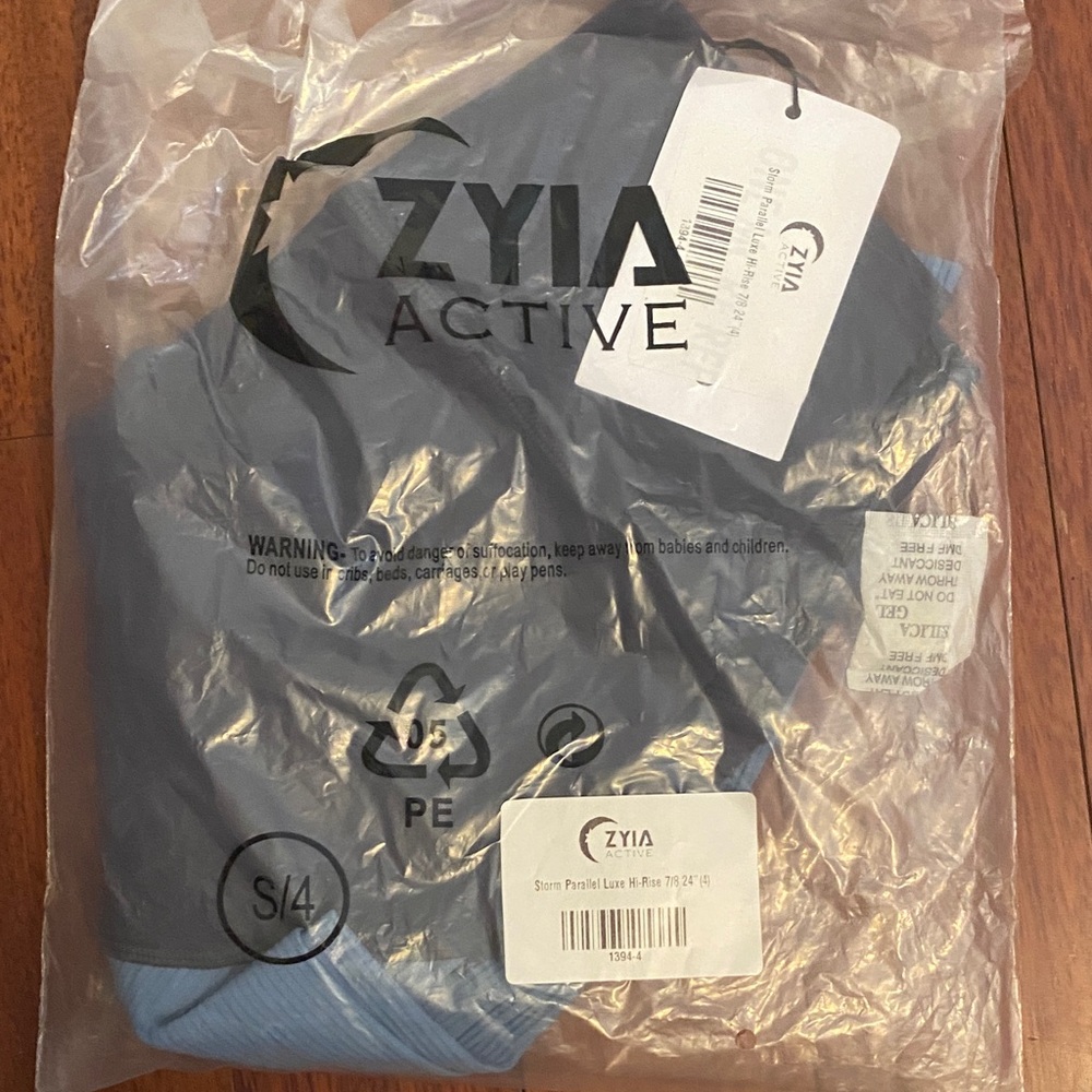 ZYIA leggings - Picture 3 of 3